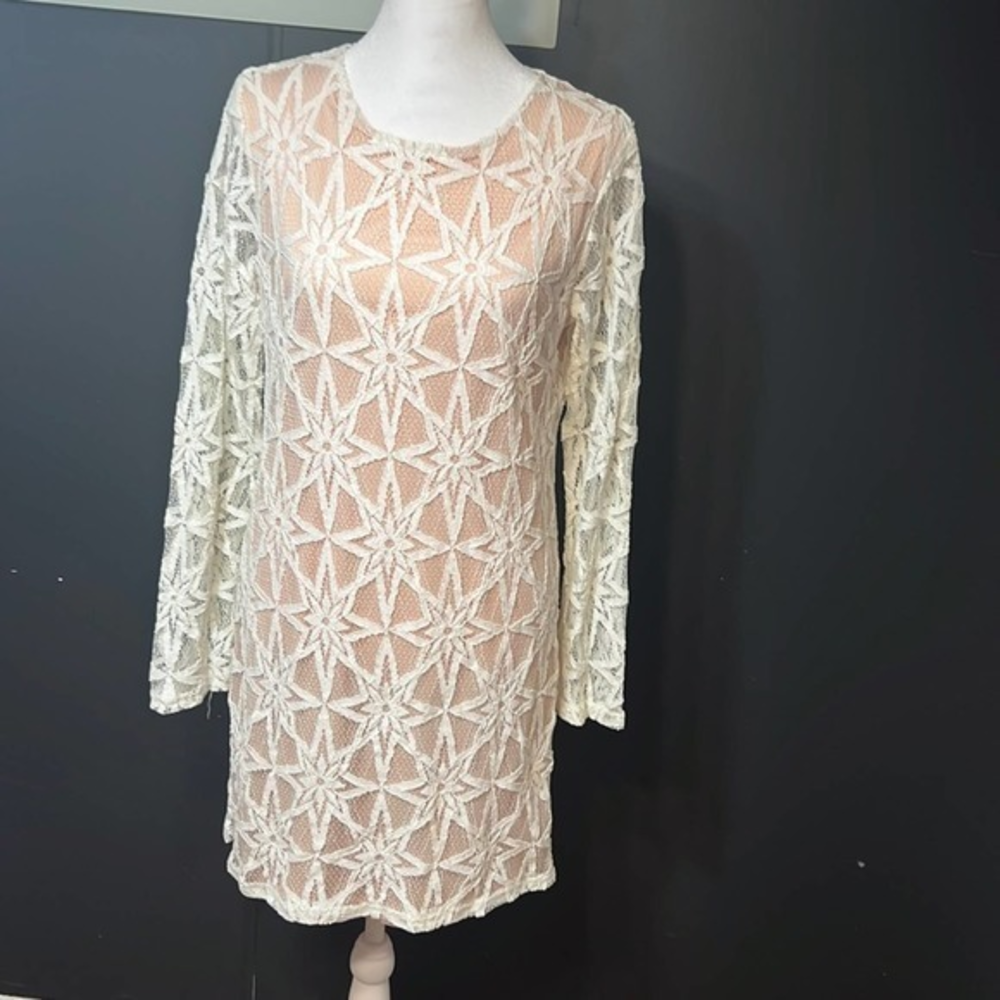 Lulus nude slip‎ sleeveless dress with star lace overlay